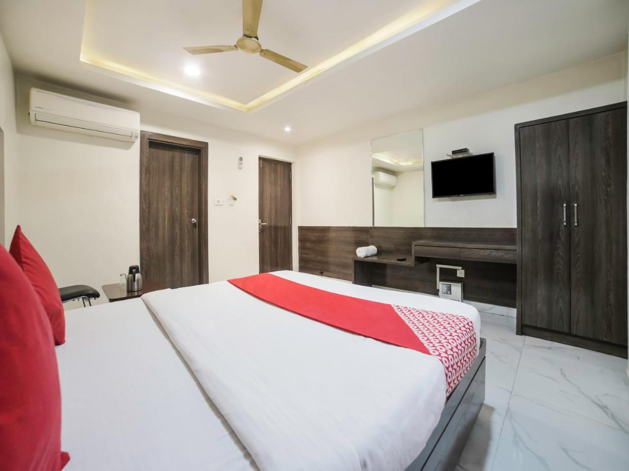 Oyo 10277 Hotel Delux Golden Ajmer Bagian luar foto
