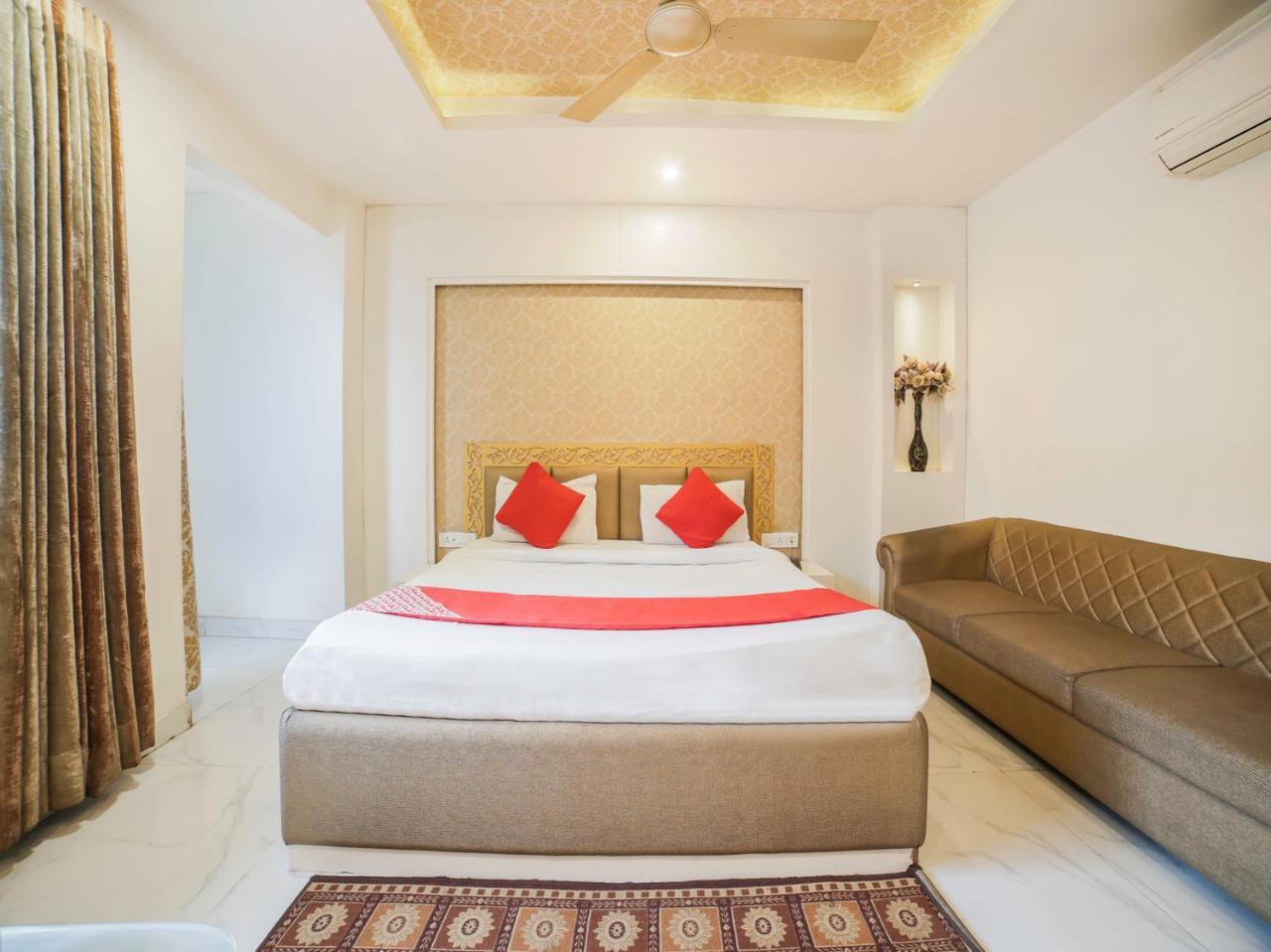 Oyo 10277 Hotel Delux Golden Ajmer Bagian luar foto