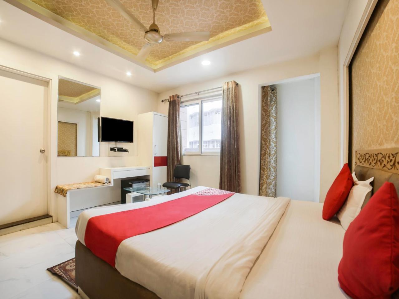 Oyo 10277 Hotel Delux Golden Ajmer Bagian luar foto
